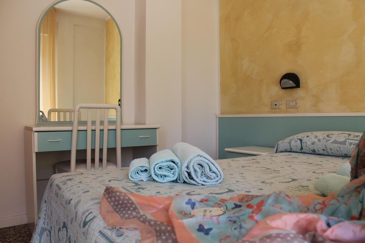 Hotel American Bellaria-Igea Marina Quarto foto